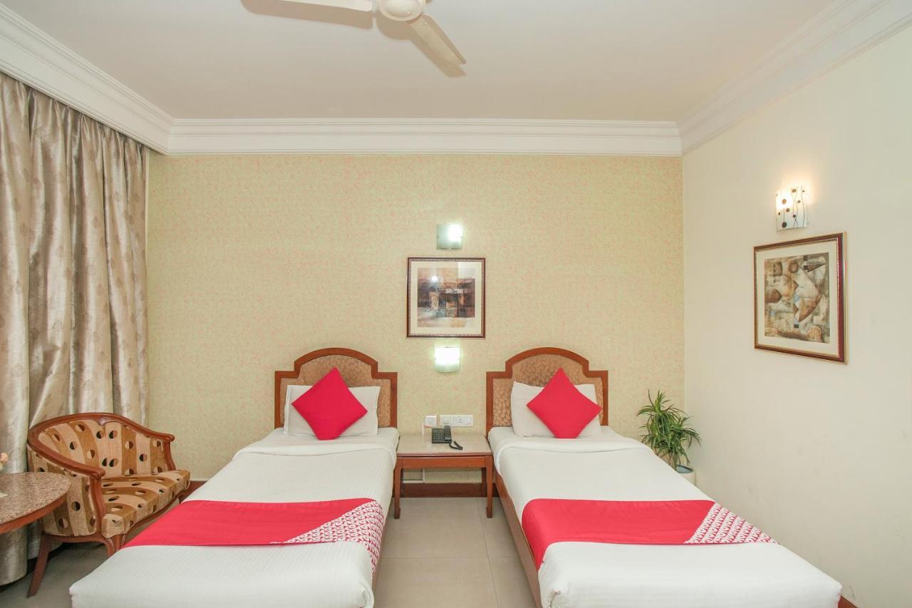 העיר בנגלור Oyo 579 Hotel Aab מראה חיצוני תמונה