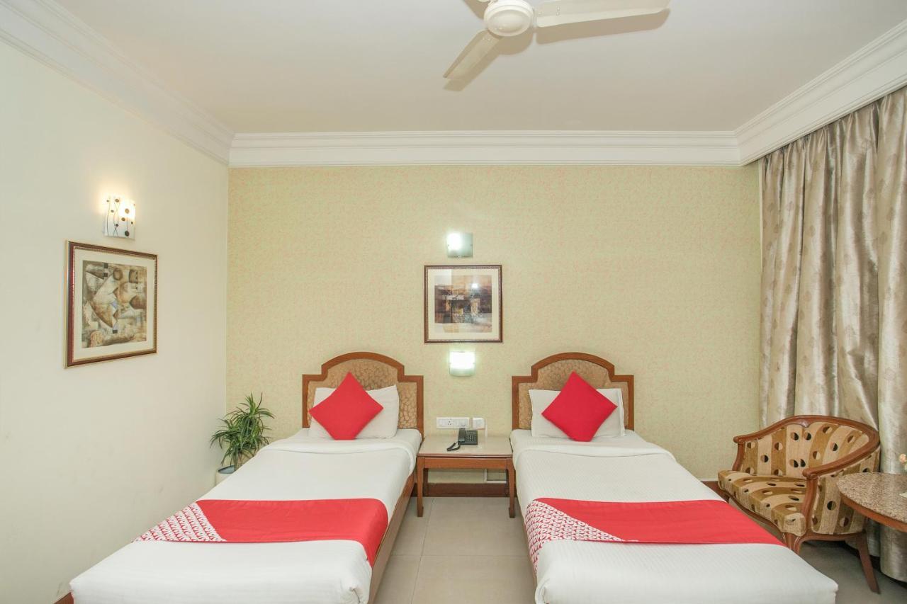 העיר בנגלור Oyo 579 Hotel Aab מראה חיצוני תמונה