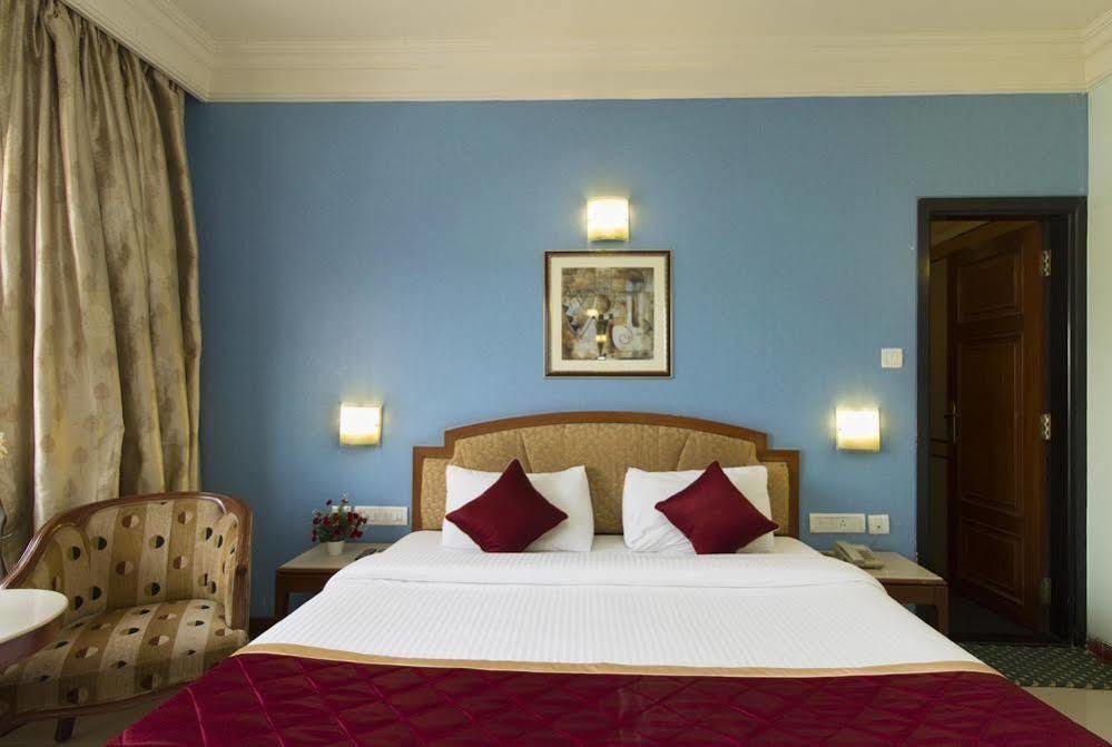 העיר בנגלור Oyo 579 Hotel Aab מראה חיצוני תמונה