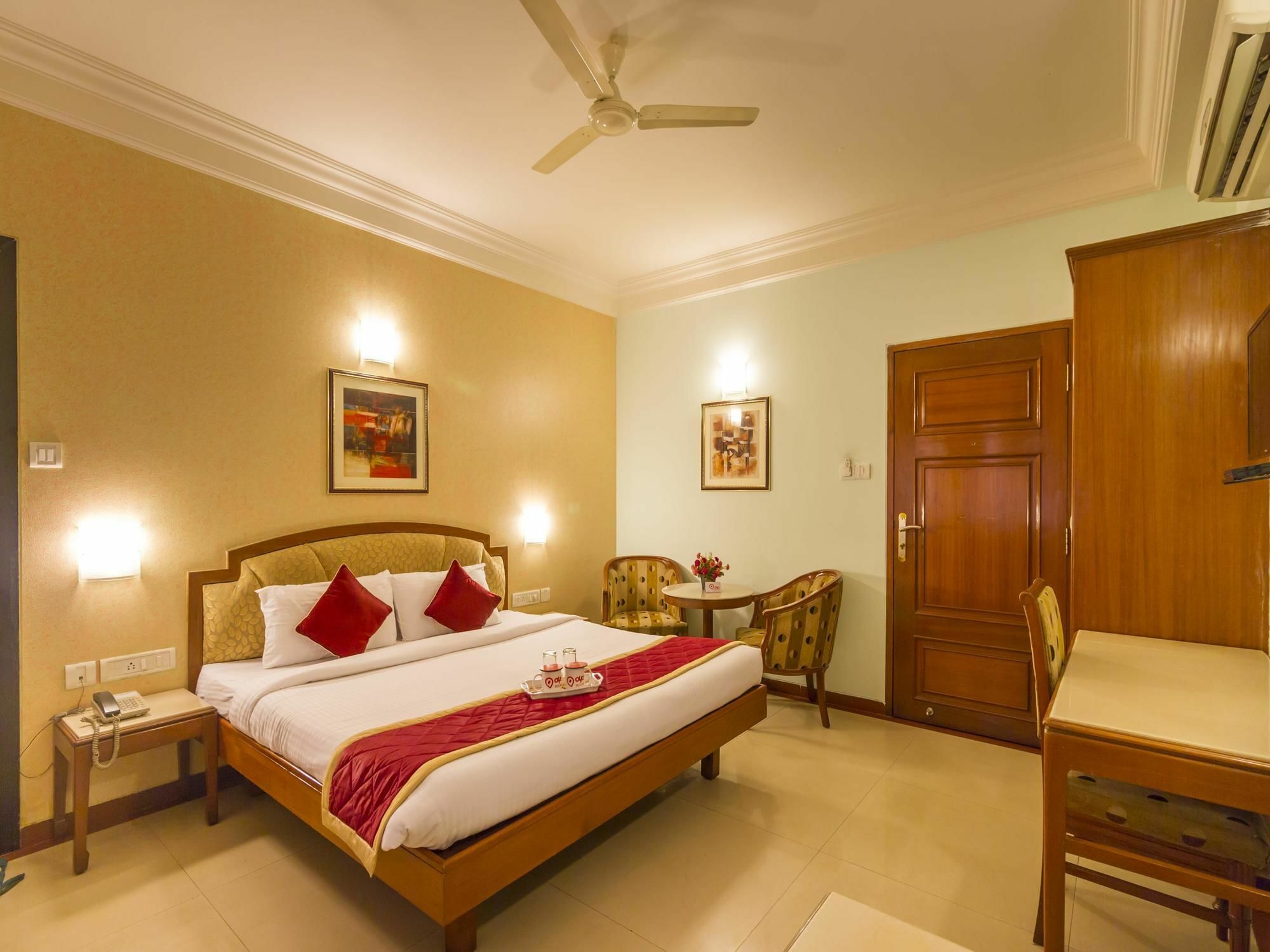 העיר בנגלור Oyo 579 Hotel Aab מראה חיצוני תמונה